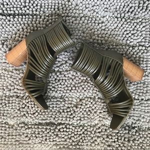 🚫Sold🚫 Strappy Olive Green Heeled Sandals